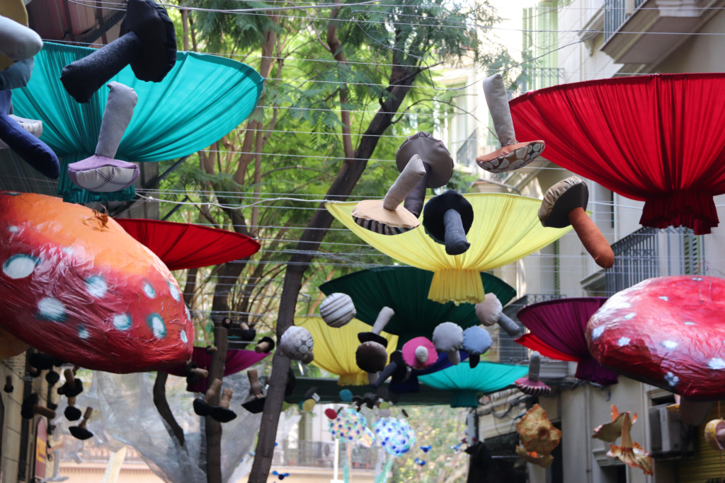 TotBcn's tweet card. Un centenar d’activitats i 23 carrers guarnits: així serà la Festa Major de Gràcia