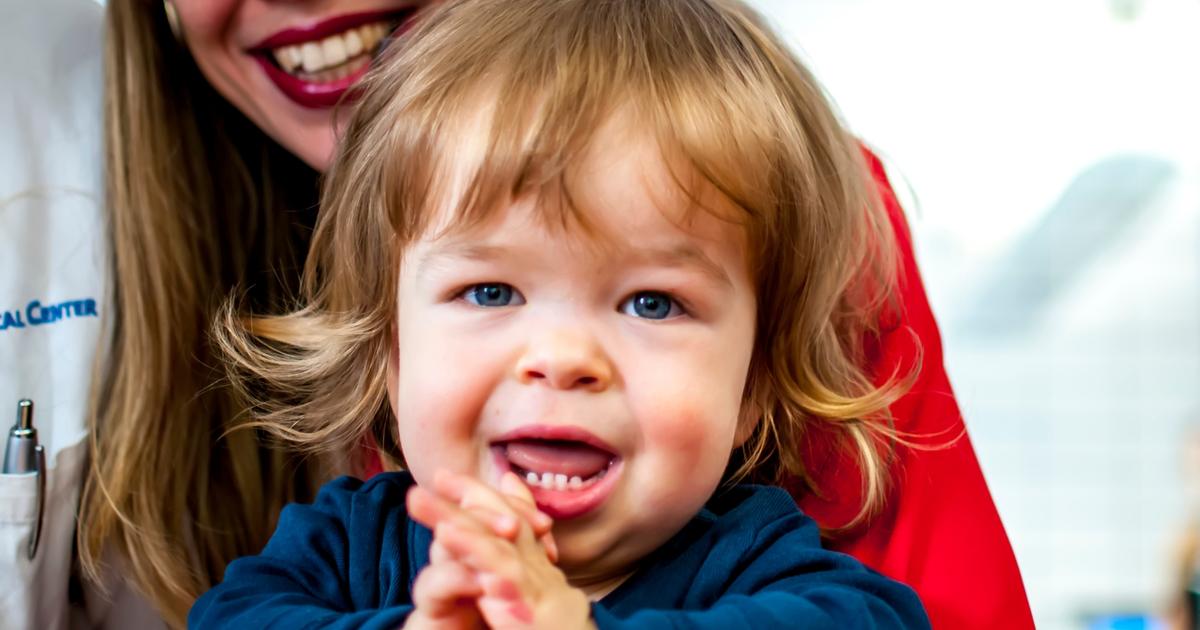 InstitutImagine's tweet card. Un médicament a permis à des enfants atteints d’achondroplasie de grandir en moyenne de 2,5 cm de plus que leur croissance attendue.
