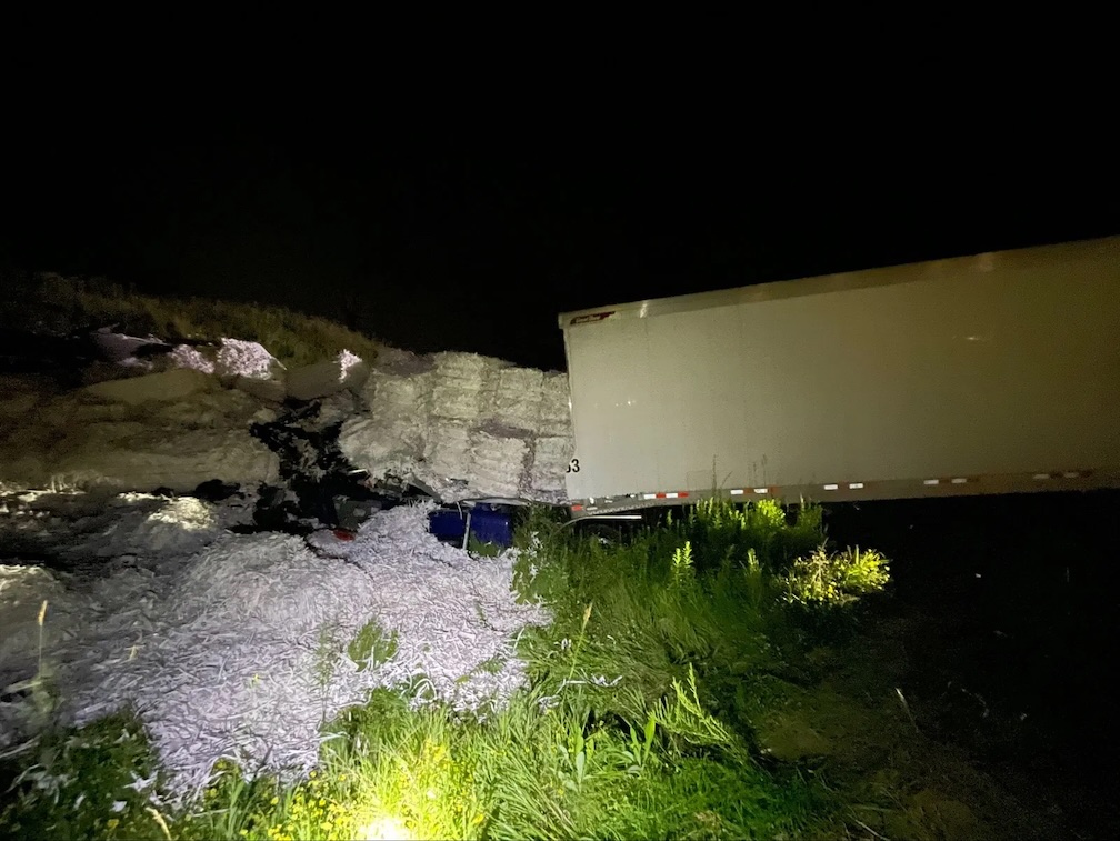 TruckerTalk's tweet card. FOND DU LAC, Wisc. — According to a report from WLUK in Green Bay, Wisc., a truck driver was rescued after he was trapped under paper bales following a