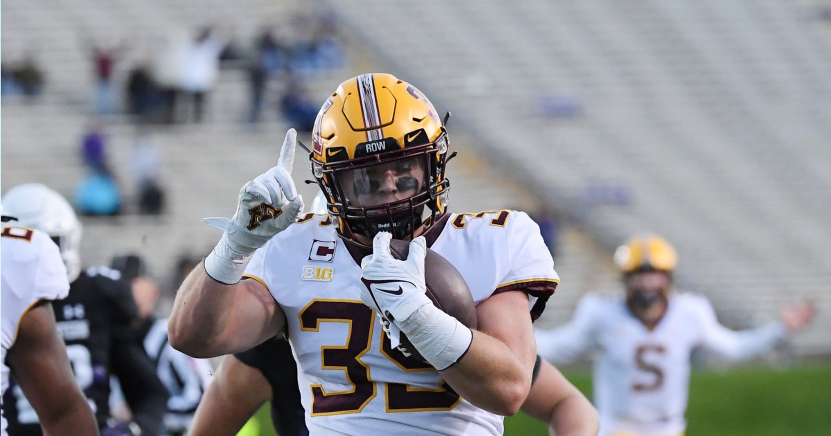MinnesotaOn3's tweet card. The countdown to kickoff continues for the Minnesota Golden Gophers as seventh-year linebacker Derik LeCaptain moves into the player spotlight.