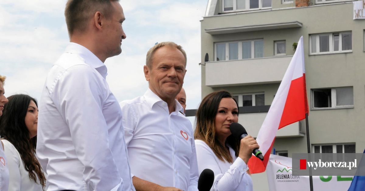 kamil_marc's tweet card. Marcin Kierwiński, sekretarz generalny Platformy Obywatelskiej doprowadził do spotkania mediacyjnego pomiędzy posłem Michałem Jarosem i wrocławskimi radnymi, którzy mieli zostać wykluczeni z partii.