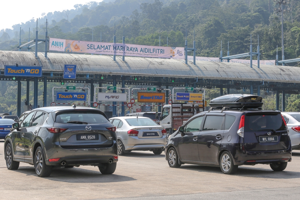 malaymail's tweet card. KUALA LUMPUR, 23 July — Works Minister Datuk Seri Alexander Nanta Linggi has identified the highways and expressways affected by the toll-rate freeze announced by Prime Minister...