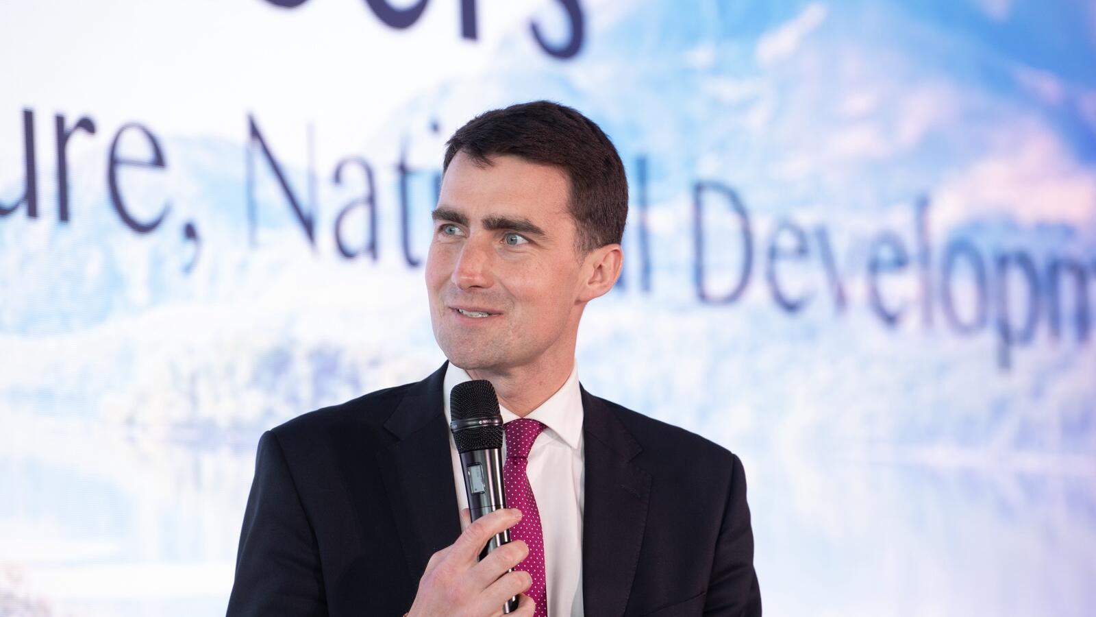 ConalThomas's tweet card. Cónal Thomas: If government is tied to a hospitality Vat reduction, it may tie itself in knots