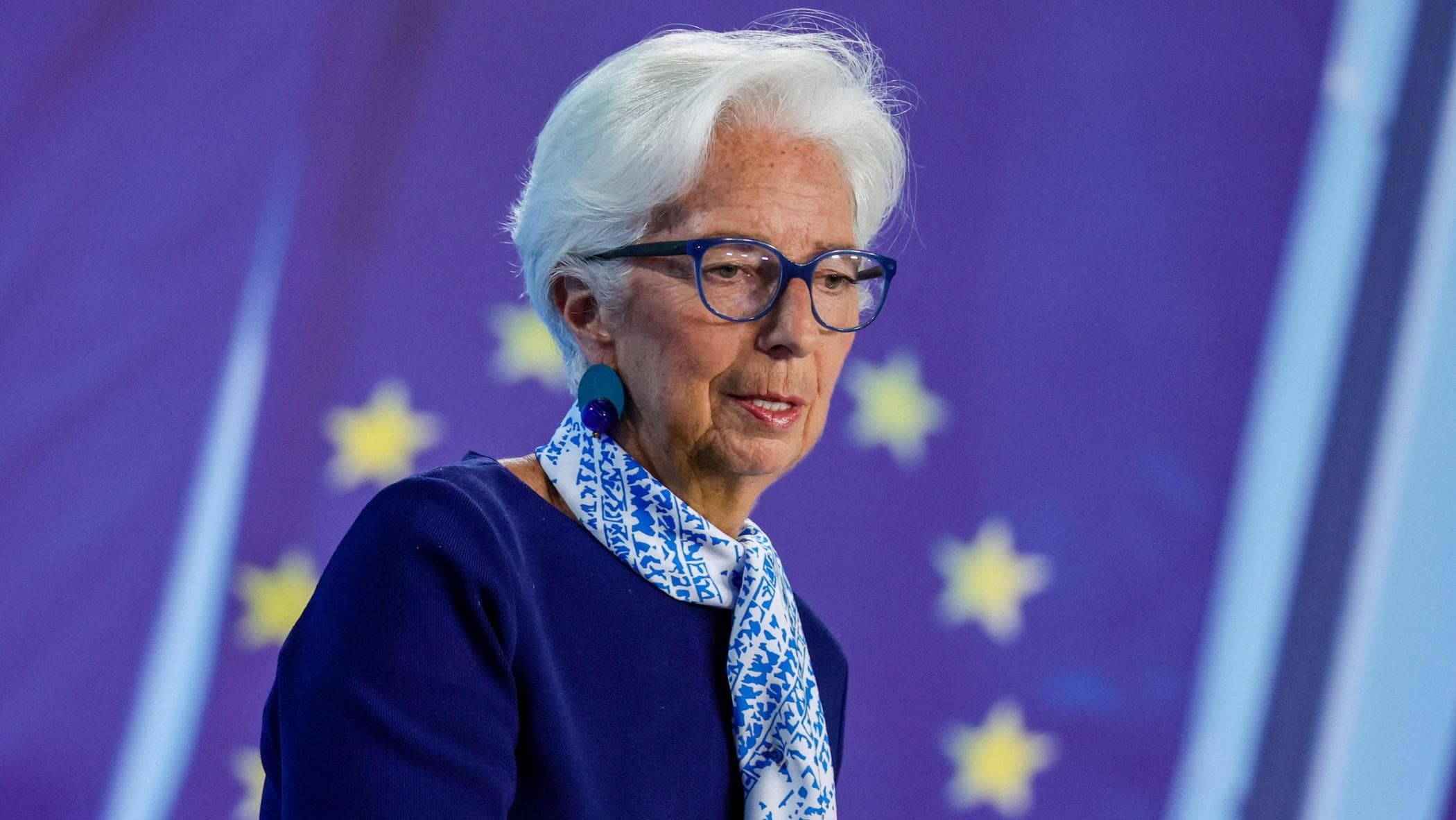 mastrobradipo's tweet card. Come previsto da analisti e mercati, non c’è stata un’ulteriore sforbiciata. Per il futuro, Lagarde ribadisce “un approccio guidato dai dati”. Bene l’inflazione