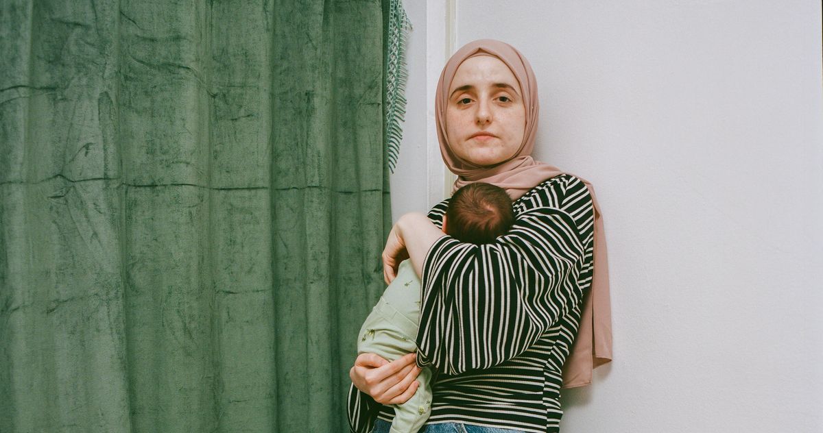 BoyleLab's tweet card. With her husband locked in a detention center 1,500 miles away, dentist Noor Abdalla is suddenly a single parent.