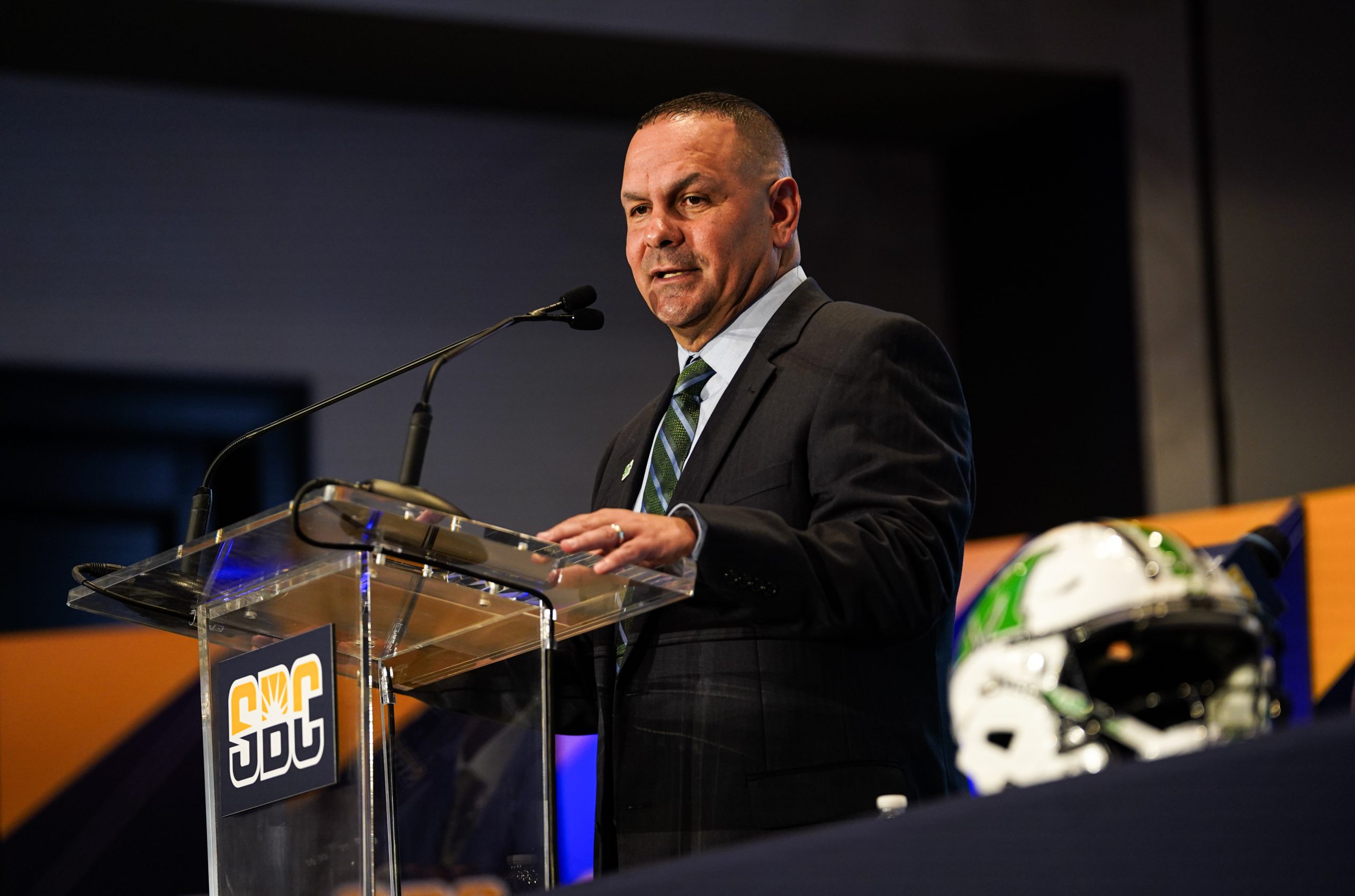 ESPN941's tweet card. Head Coach Tony Gibson speaks at his first Sun Belt Media Day By Bill Cornwell Marshall’s football team hits the practice field next week, but this week belonged to the annual “talking season.” New...