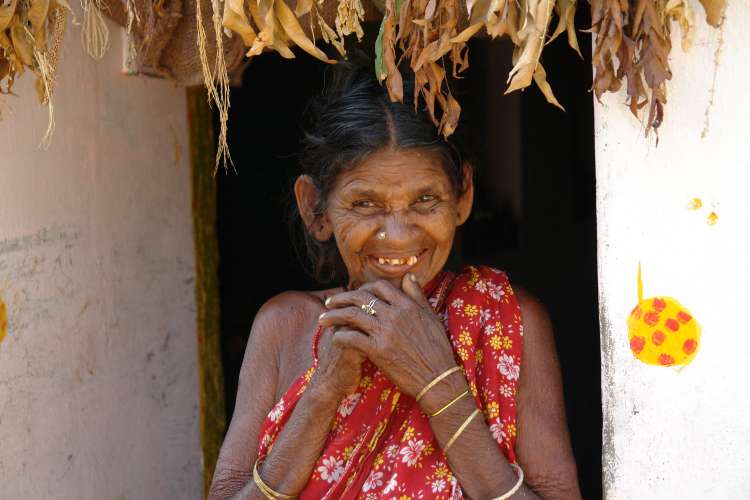 pcmohanan's tweet card. Despite claims of #poverty elimination, changes in survey methodology and outdated #povertylines render such conclusions dubious. 