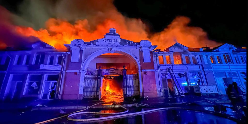 ____iiiiii__'s tweet card. Ukrainian drones hit Russia's Sochi resort while Russian forces bombarded Odessa's residential areas and historic Pryvoz market, hours after ceasefire talks collapsed.