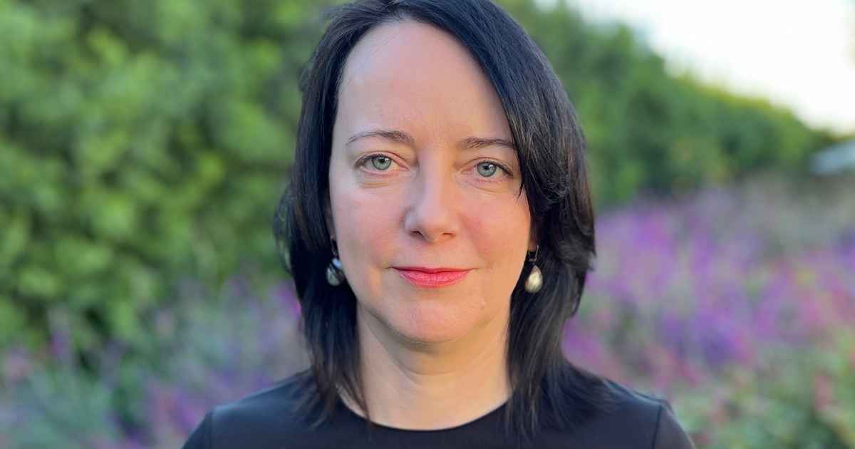 FMG_UvA's tweet card. Ulrike Klinger is benoemd tot hoogleraar Politieke Communicatie en Journalistiek aan de UvA, met focus op digitale platforms, AI en democratie. Start per februari 2025.