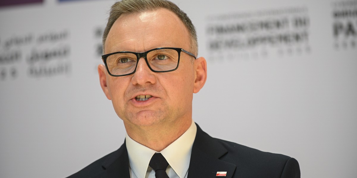 ThemisSedziow's tweet card. — Jak to usłyszałem, to myślałem, że jest to jakaś prowokacja ze sztuczną inteligencją, bo nie wyobrażałem sobie, że prezydent RP może coś takiego powiedzieć. Tu jest i groźba karalna, i ten ton...