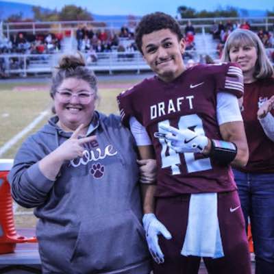 DaSmith422's tweet card. Hello!The Stuarts Draft High School Track and Field is having a fundraiser. This will go to help the team to purchase equipment, travel suits, and help with cost of Track and Field invitations. Our...