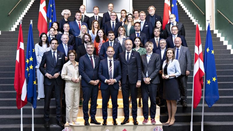 Gerbrandy's tweet card. Hungary and its allies are seizing on the European Parliament’s delay of the EU’s 2040 climate target, casting doubt on a deal before UN climate talks in November.
