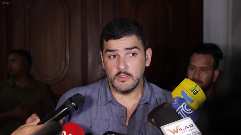larepublica_ec's tweet card. El alcalde de Guayaquil, Aquiles Álvarez, dijo este domingo que no existen pruebas ni estudios técnicos para justificar la paralización de los...