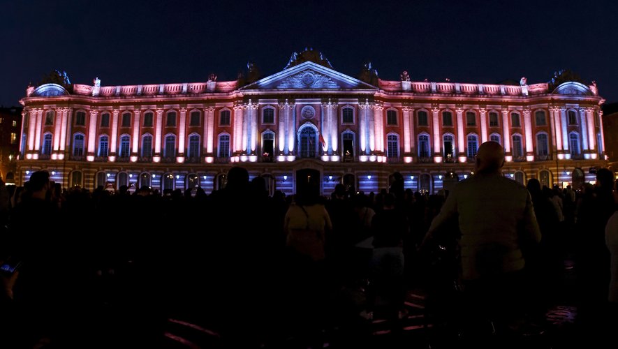 FraPiquemal's tweet card. Pour l’opération "Septembre en or" qui sensibilise aux cancers des enfants, plusieurs villes éclaireront un monument en doré le samedi 13 septembre. Ce sera le cas à Paris avec la Tour Eiffel. Pour...