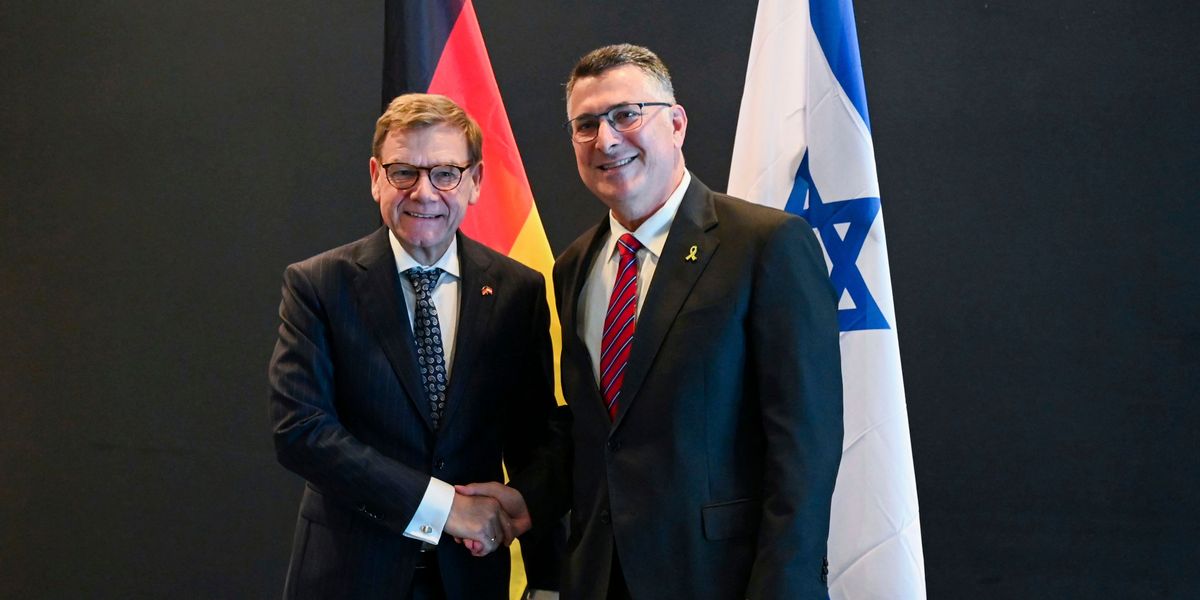 SeverinWeiland's tweet card. Israels Kriegsführung in Gaza spaltet die Koalition. Die SPD teilt die Kritik von Diplomaten an der deutschen Haltung gegenüber Israel, CDU und CSU beklagen eine »Nebenaußenpolitik«.