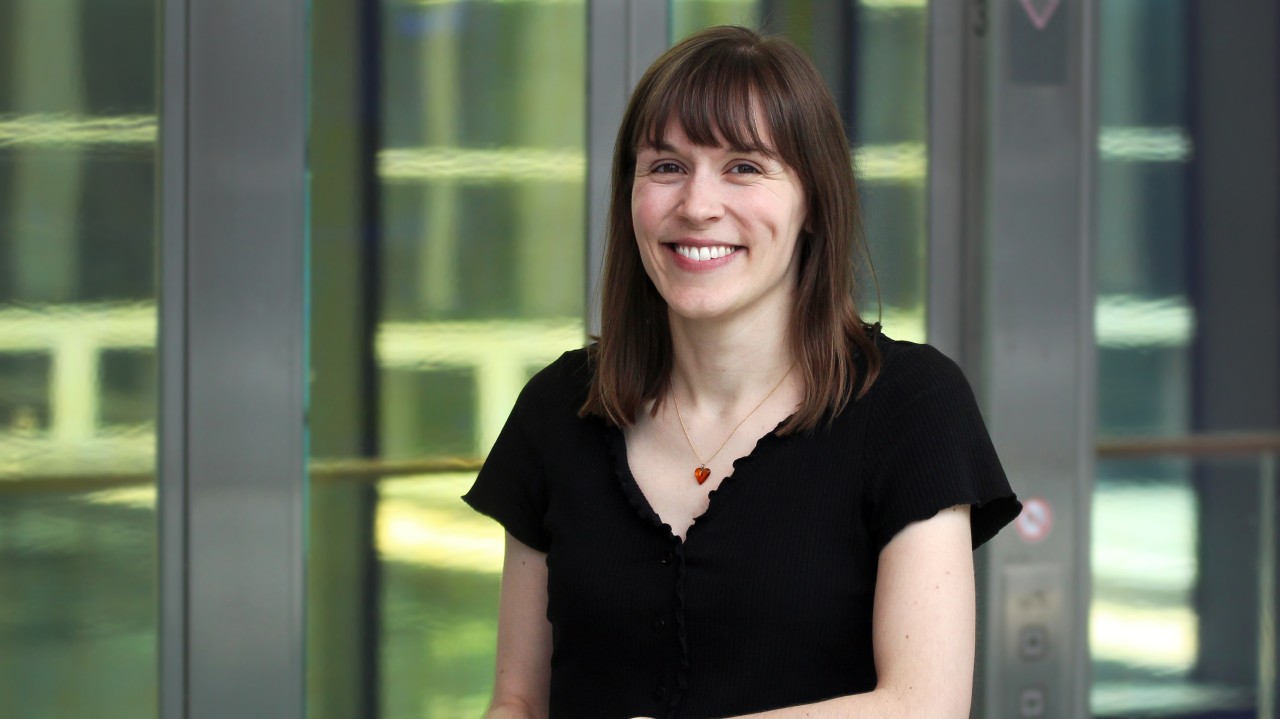 kbriedisgert's tweet card. What are the molecular mechanisms that keep different animal species from hybridising? Krista Gert, a recent PhD graduate from the lab of Andrea Pauli (Andi) at the IMP, investigated this question in...