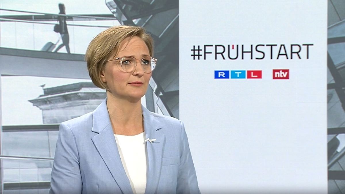 christianwilp's tweet card. Ausgerechnet zum Europatag die heimischen Grenzen dichtzumachen, hält Franziska Brantner für das falsche Signal. Es müsse darum gehen, "gemeinsame Lösungen" zu finden, so die Grünen-Chefin im...