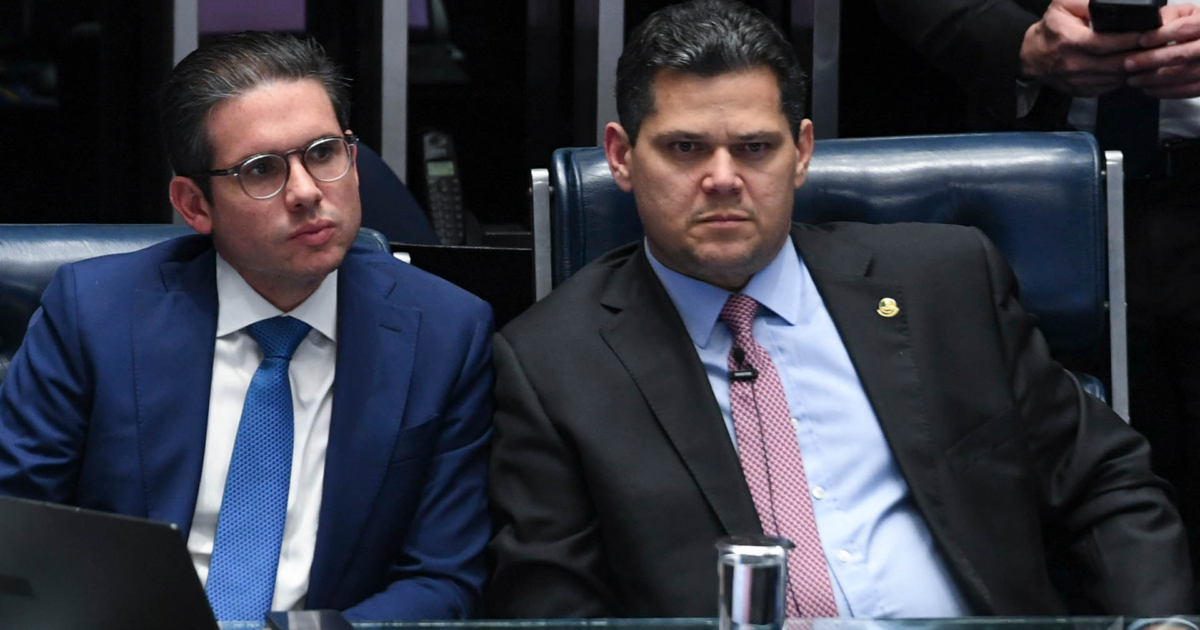 guilherme_amado's tweet card. O Congresso Nacional é o pior avaliado na população brasileira, segundo a pesquisa da Nexus, divulgada nesta quinta-feira, 24. O levantamento mostra que 55%