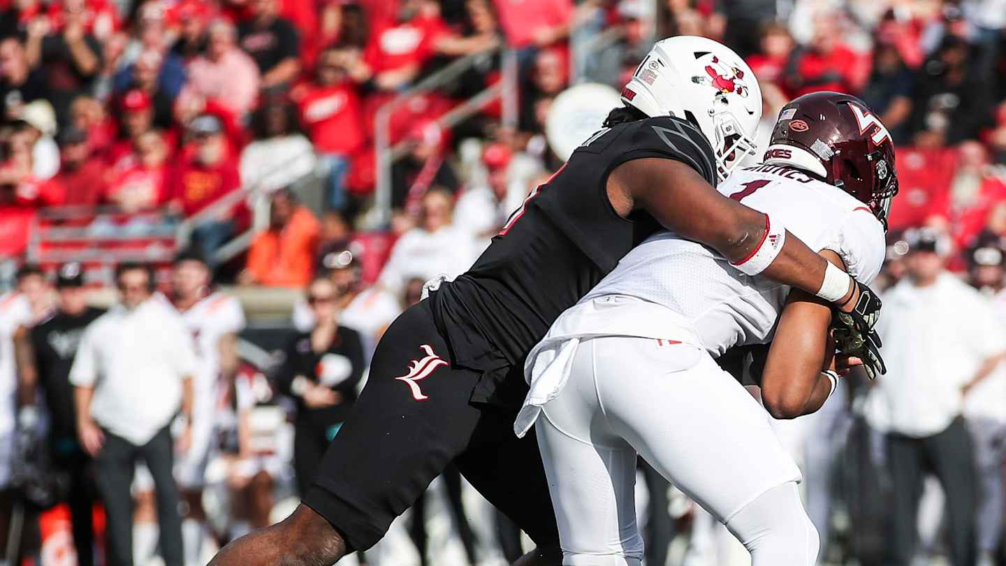 Matt_McGavic's tweet card. The Cardinals travel to virtual Lane Stadium to take on the Hokies.