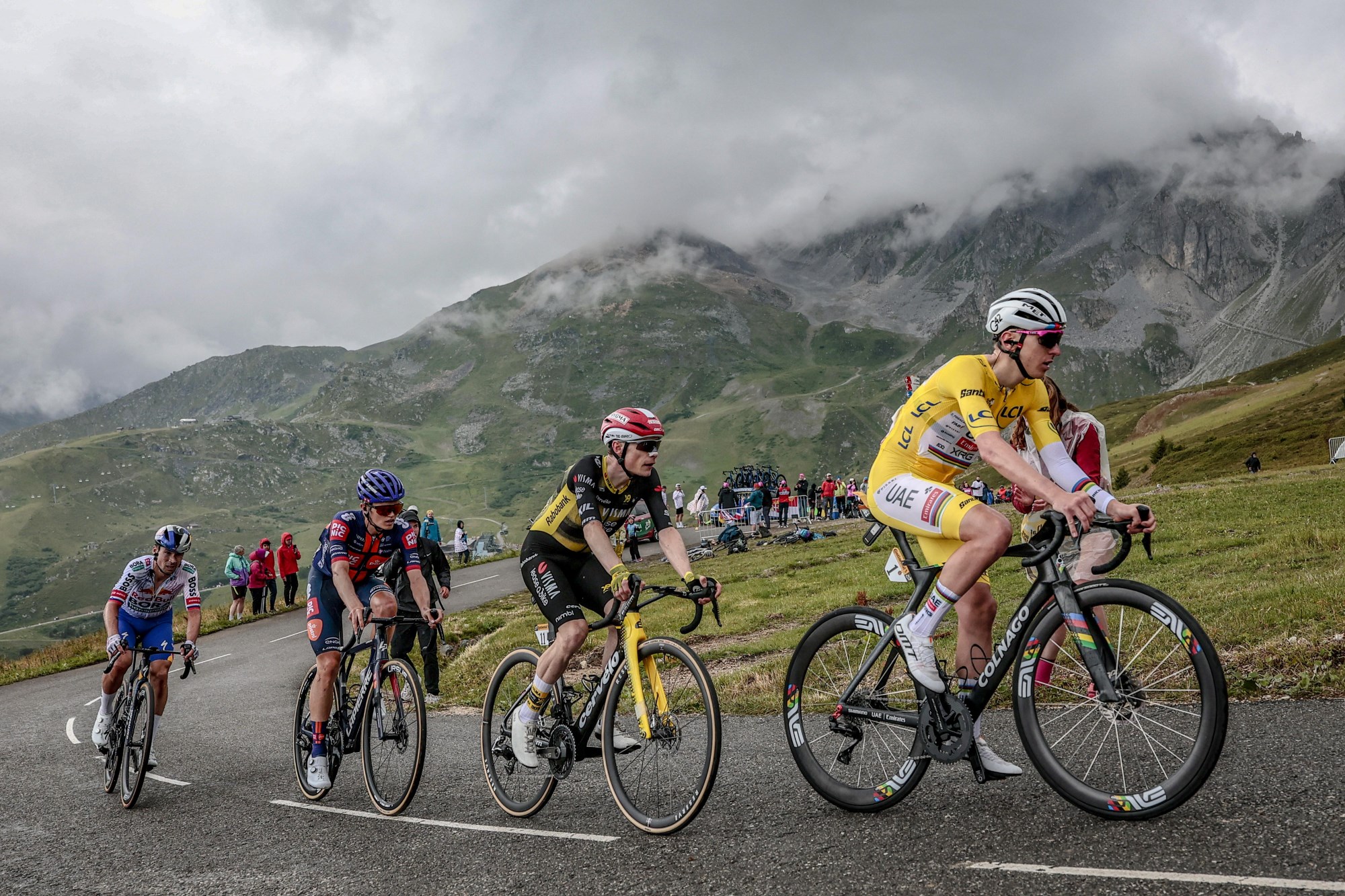 Na1chaca's tweet card. Tour de France Stage 18 included three long climbs and was a very hard stage overall for everyone,…