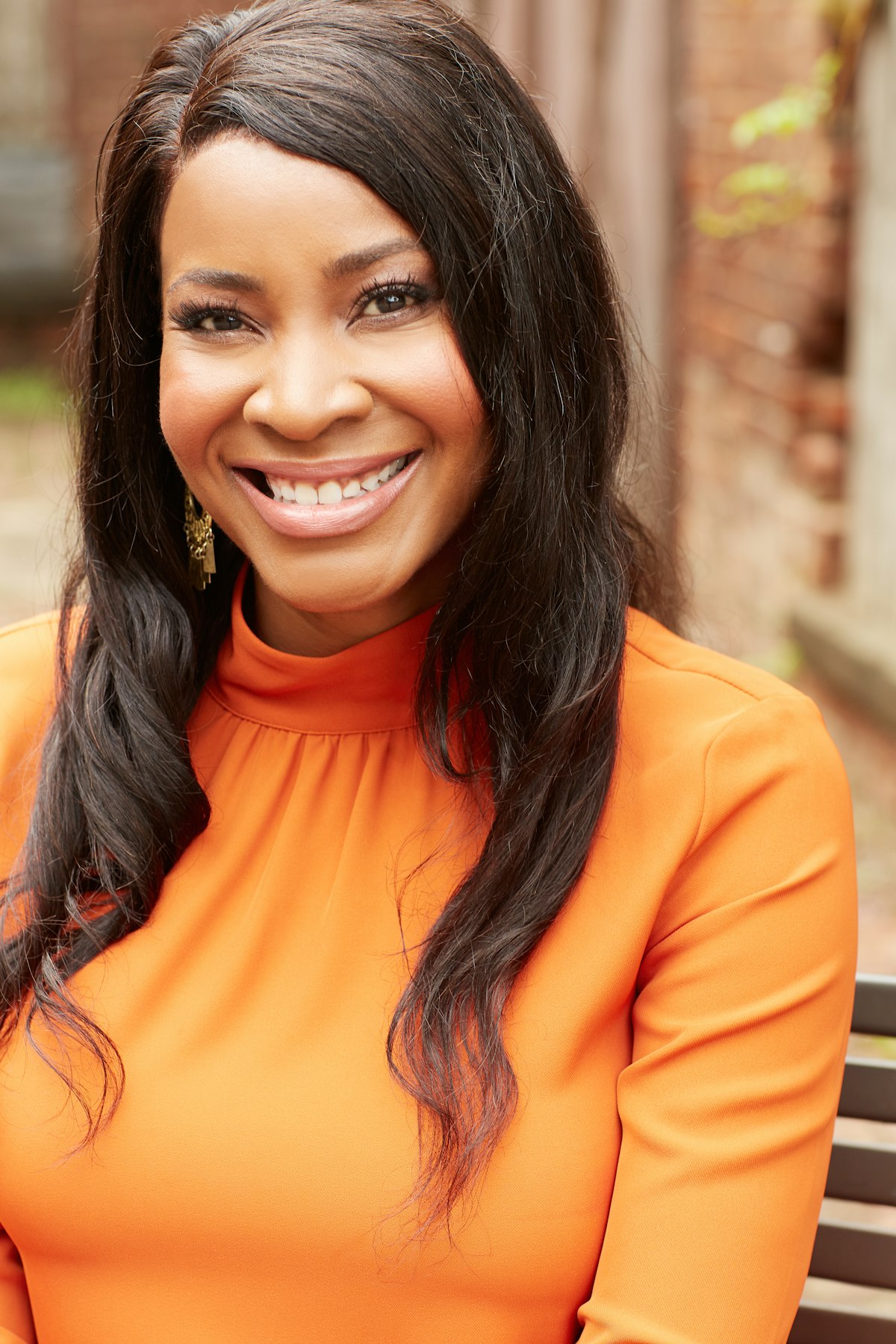 OvernightWalk's tweet card. Conversations about race and racism leave many parents feeling ill-prepared. Such conversations are rarely easy, but are important. Below are six tips on how to talk to kids about race and mental...