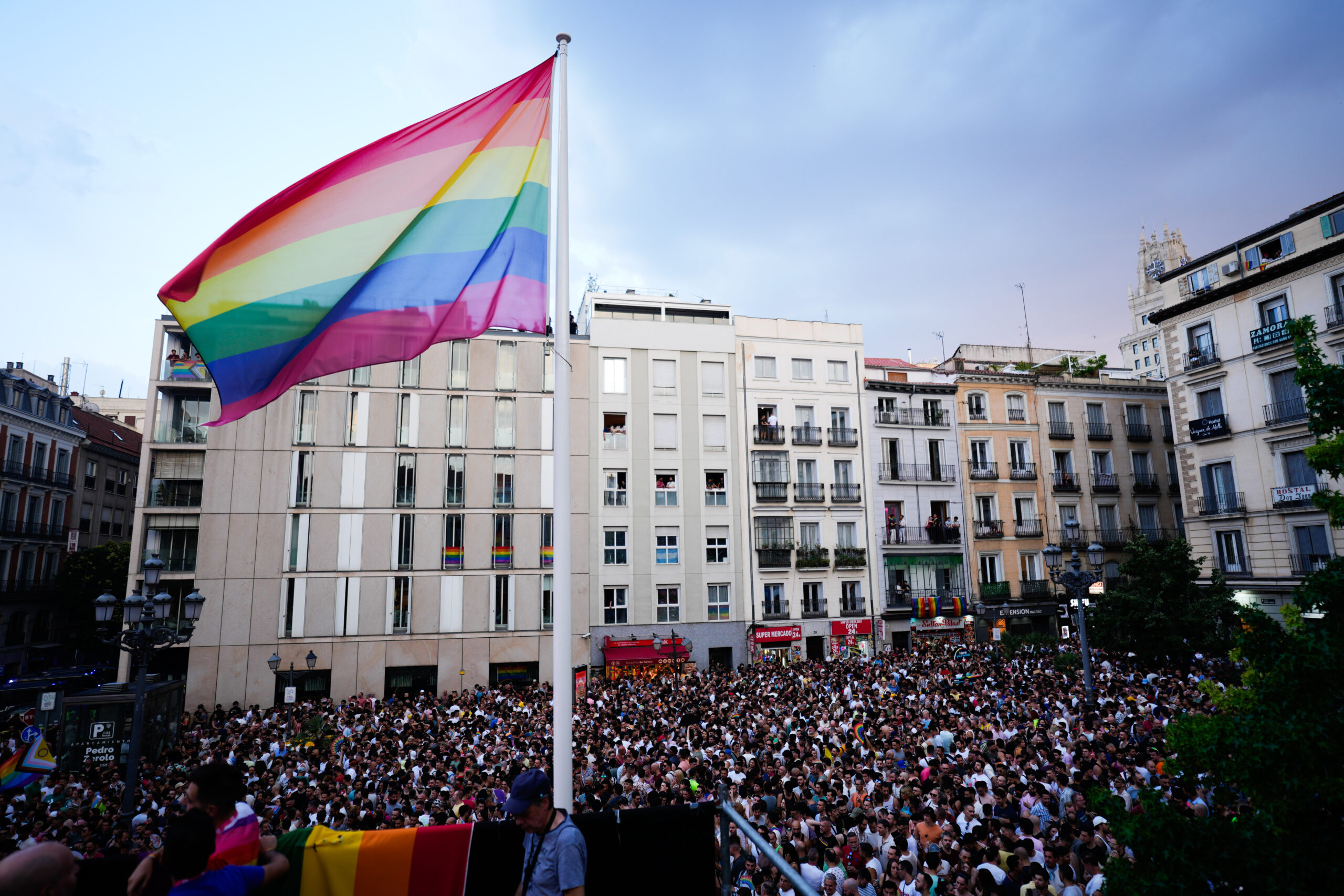 IntertextualNic's tweet card. Madrid es una de las capitales del mundo de los derechos LGTBIQ+, un refugio seguro e inclusivo para latinoamericanos que huyen de......