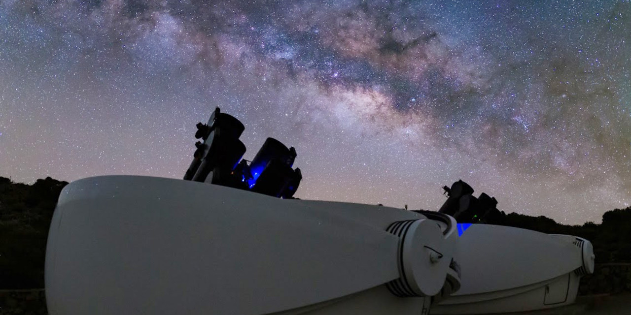 mcjomcg's tweet card. A mobile app lets citizen scientists flag anomalies in space that are hard for computers to detect.