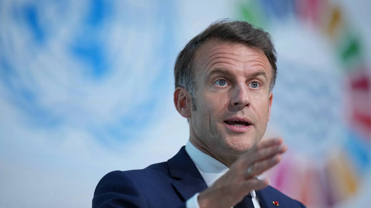 cumhuriyetgzt's tweet card. Fransa Cumhurbaşkanı Emmanuel Macron, Fransa'nın Filistin Devleti'ni tanıyacağını ve eylül ayında BM Genel Kurulu'nda bu kararı resmen açıklayacağını duyurdu.