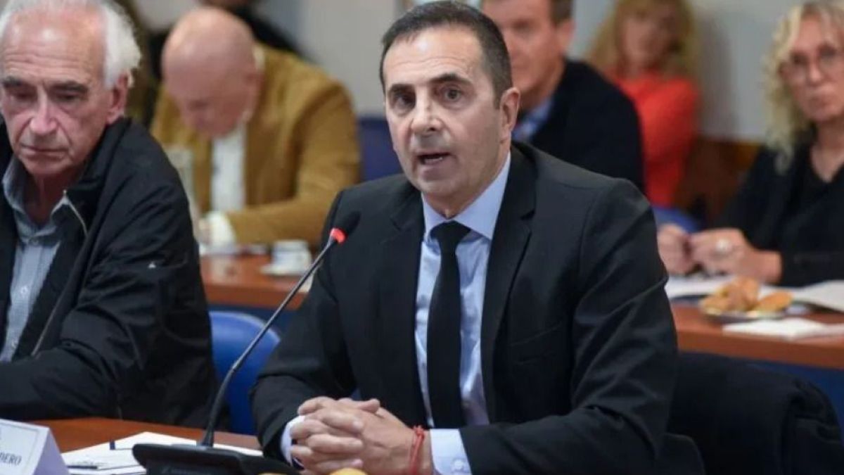 GSindical's tweet card. La Secretaría de Trabajo de Julio Cordero trabó la homologación del acuerdo que ya había firmado el sindicato de Químicos y Petroquímicos.