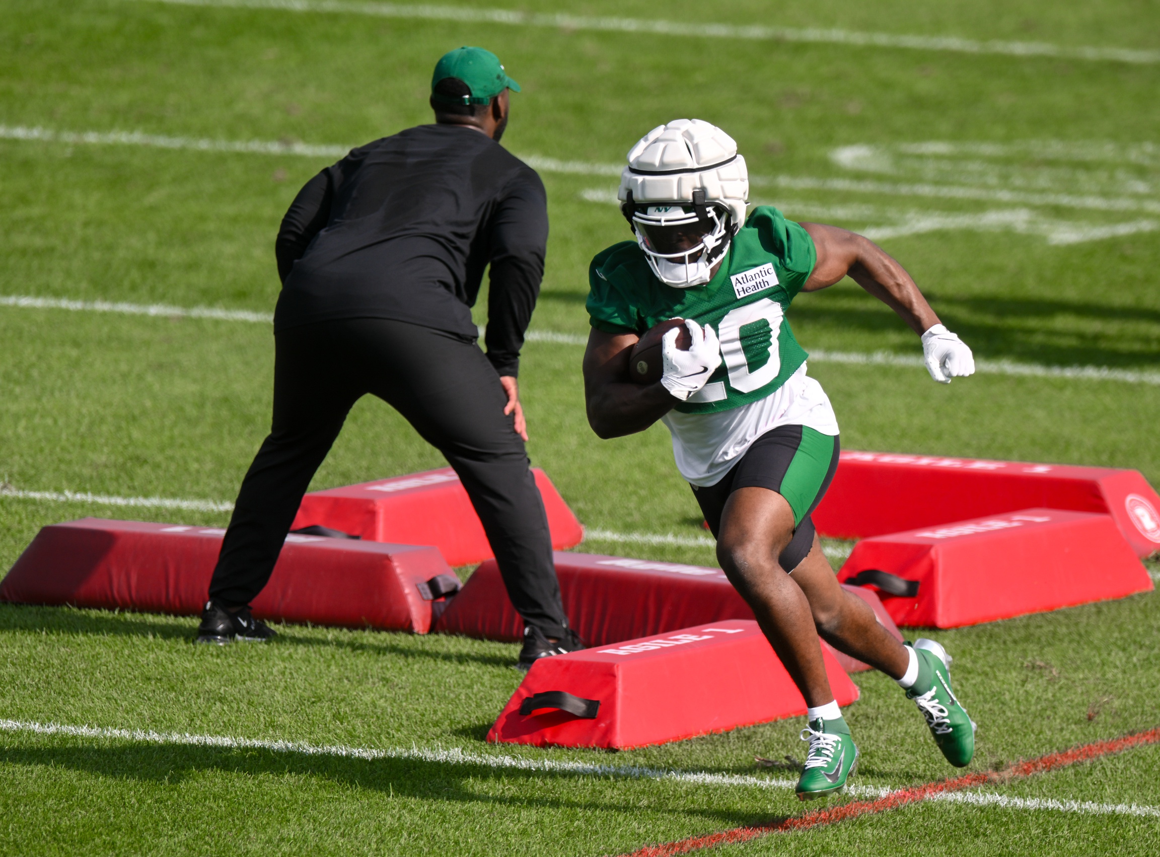 JetNation's tweet card. We won't bury the lead, as everyone knows by now, Justin Fields left practice after an 11 on 11 rep.  On a pass by Fields to Mason Taylor (which was broken up by Quincy Williams), he went down and...