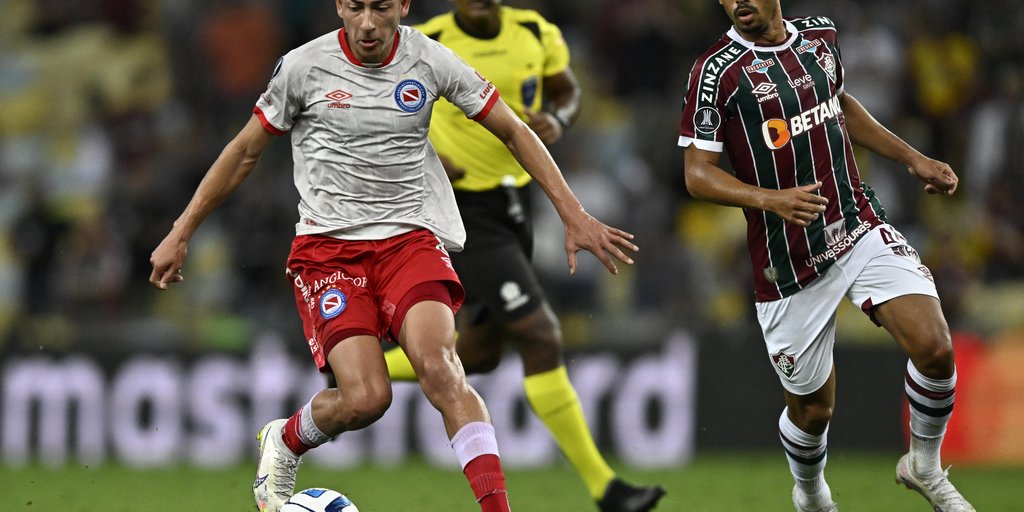 saimonrb's tweet card. Argentino Juniors já admite a possibilidade de liberar o volante