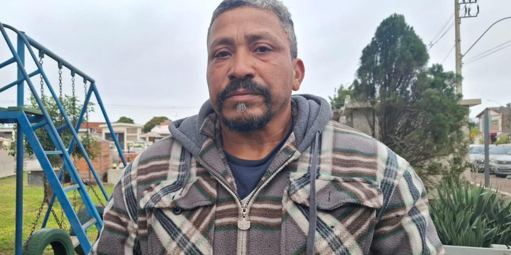gzhdigital's tweet card. Ariel Silva da Rosa, 16 anos, foi enterrado nesta quinta-feira, com a amiga Kauany Martins Kosmalski, 18; corpo de Miguel, filho dela, ainda segue no IGP e não foi liberado para sepultamento