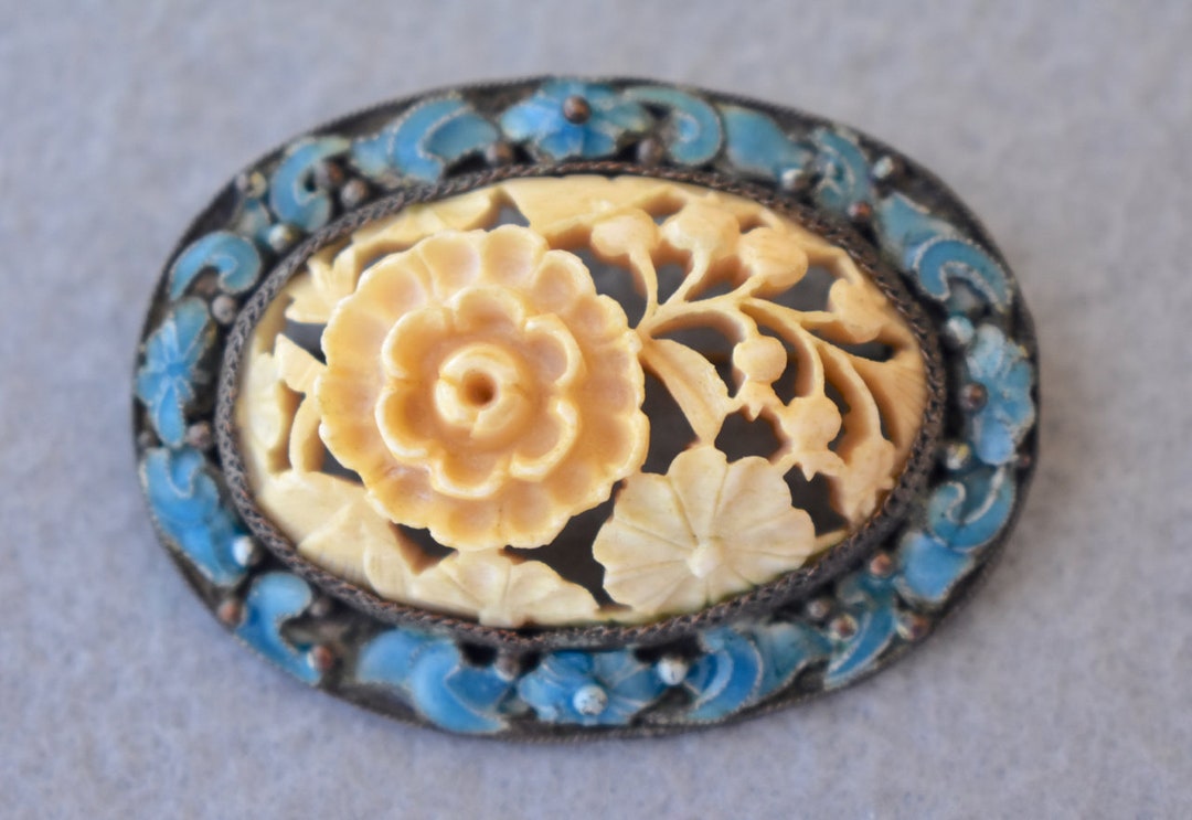 ReneeTWorthen's tweet card. This Brooches item by HighClassHighway has 7 favorites from Etsy shoppers. Ships from Palm Springs, CA. Listed on May 22, 2025