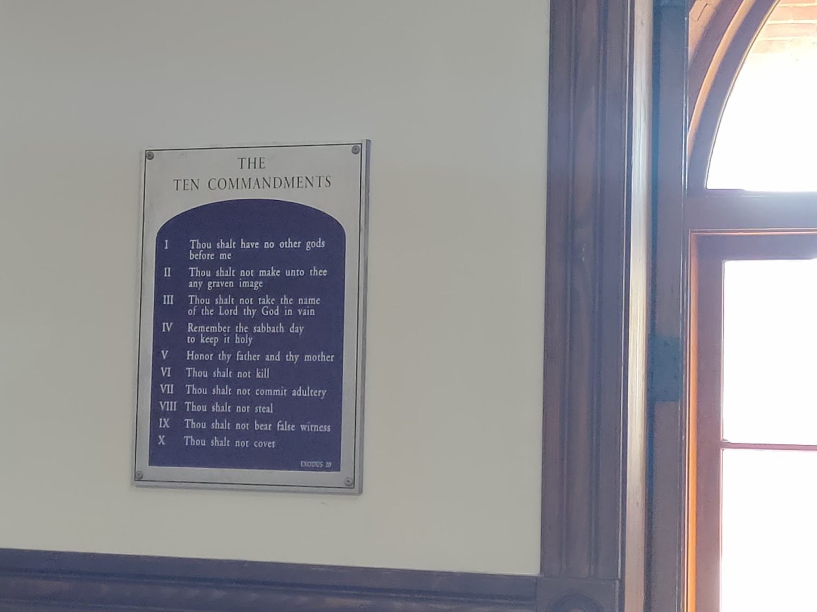 FFRF's tweet card. The Freedom From Religion Foundation is calling for the removal of a Ten Commandments plaque from the historic Rhea County (Tenn.) Courthouse — the site of the famed 1925 Scopes “Monkey” Trial.