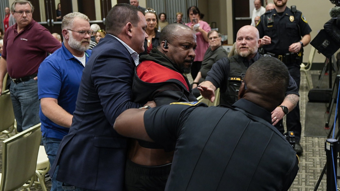 ATLSolFund's tweet card. By the end of Greene's Tuesday town hall in Acworth, Ga., three people were arrested and two were hit with stun guns. Greene is one of many lawmakers confronted by angry constituents in recent weeks.