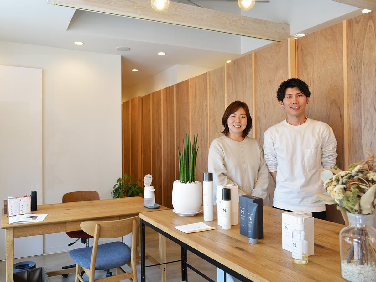 Yo_1_CAAD's tweet card. 山口市下竪小路のヘアサロン「La_chic（ラ シック）」（TEL 083-929-3398）がオープンして約1カ月がたった。