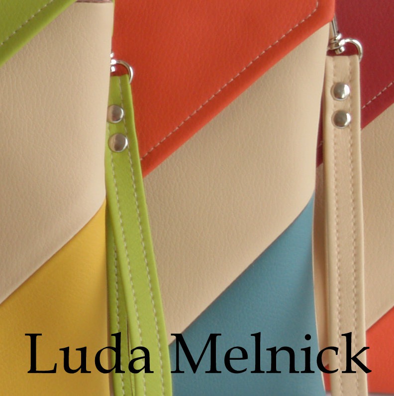 simachekera's tweet card. ウクライナからお届け！【LudaMelnick】の作品一覧です。日本はもちろん、Pinkoi（ピンコイ）では海外話題のデザイン・ハンドメイド作品も幅広く取り揃えっております。今なら新規会員登録の方に500円オフクーポンをギフト。