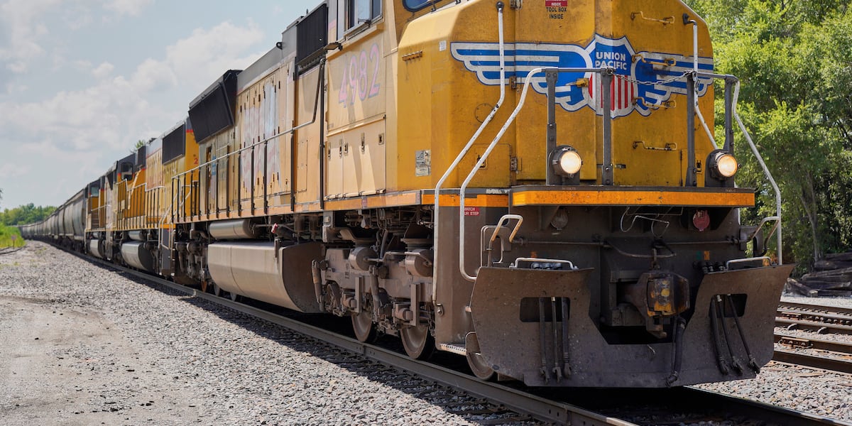 fox12oregon's tweet card. Union Pacific and Norfolk Southern are confirming they're in merger talks that would create North America’s largest railroad, stretching service from East to West Coasts.