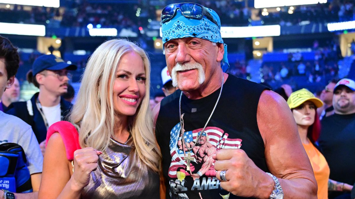 Azteca's tweet card. Hulk Hogan murió a los 71 años a consecuencia de un paro cardíaco, dejando a una gran familia. Te contamos quién es su esposa y cuántos hijos tuvieron juntos.