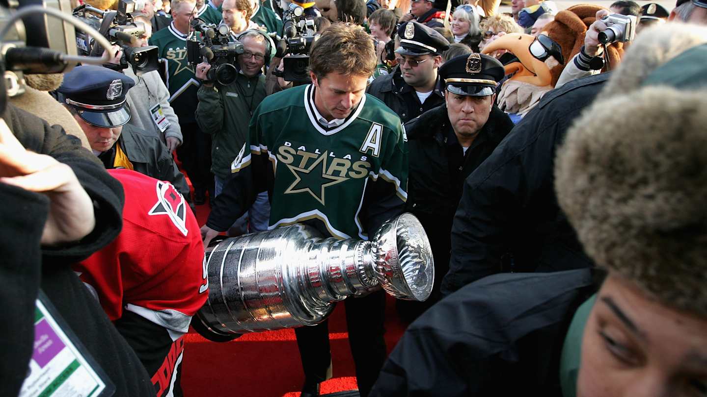 BobDavis96's tweet card. The best season in Dallas Stars' history dates back to the 1998-1999 season when the Stars won the Stanley Cup. Here's more on why that's the best Stars' team.