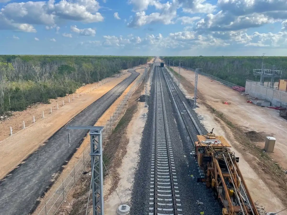 SelvameMX's tweet card. La construcción del Tramo 5 del Tren Maya habrían causado daños en las cavernas Garra de Jaguar y Oppenheimer.