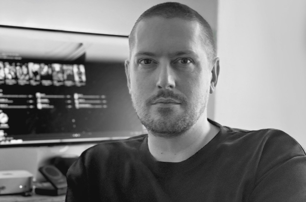 billboardpro's tweet card. AI music creator imoliver signed a record deal with Hallwood, a first for the business. The top-ranked Suno creator will release "Stone" on Aug. 8.