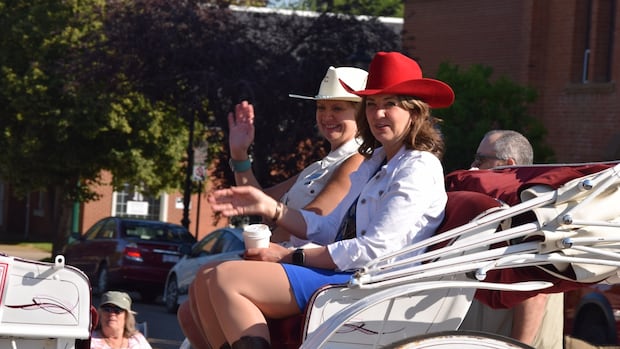 EliRidder's tweet card. Back in her home riding on Thursday after high-profile trade meetings in Ontario this week, Premier Danielle Smith served as honorary parade marshal for the Medicine Hat Exhibition and Stampede.