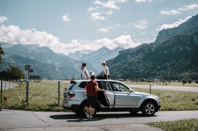 MarkTravel's tweet card. Road trips are better than flying in many ways. They are more flexible, more affordable, and more adventurous. Read on for more.