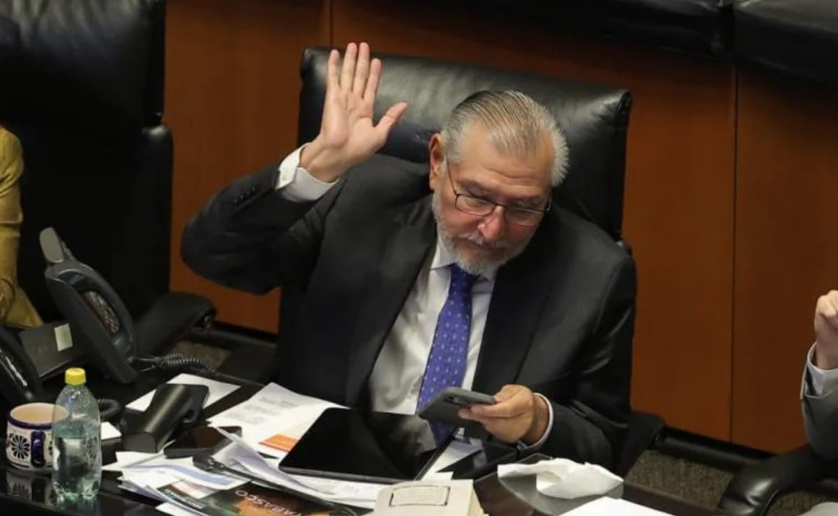 NituPerez's tweet card. La diputada Noemí Luna dijo que en 2006 el gobierno de Fox aprehendió a Hernán Bermúdez "por sus fechorías"