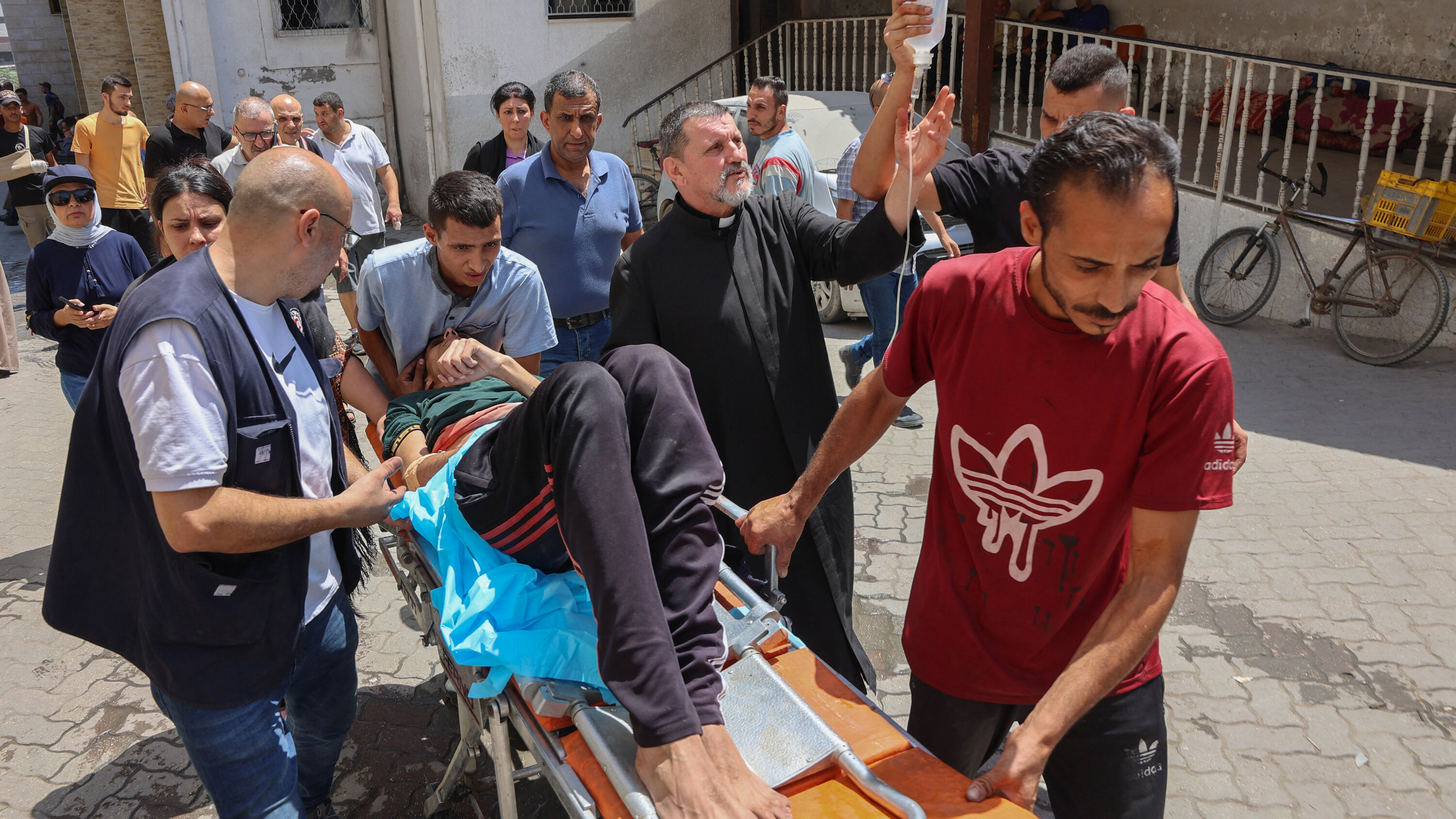 marcado_razon's tweet card. As cease-fire talks stalled, a deadly strike on a Catholic church in Gaza City prompted Pope Leo XIV to call for an immediate end to the fighting.