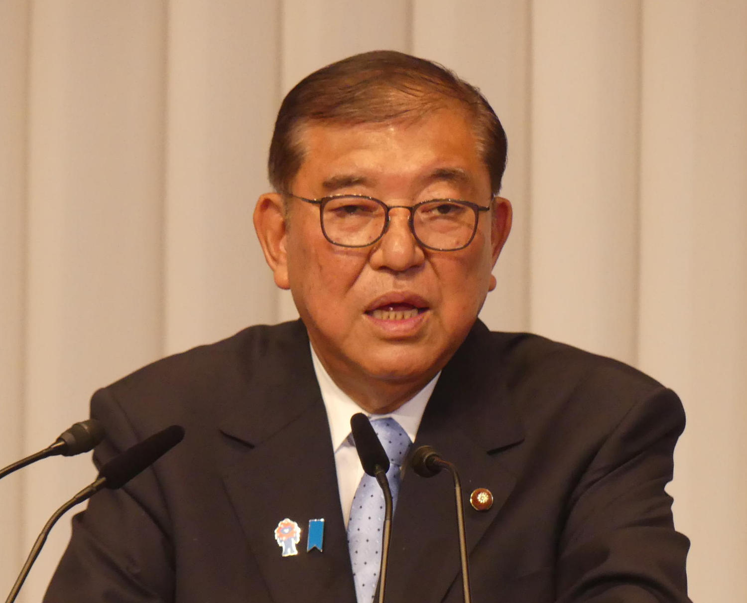 rascal0888's tweet card. 　立憲民主党の小沢一郎衆院議員は25日までにX（旧ツイッター）を更新。参院選の大敗で、石破茂首相に対して、自民党内から退陣論が噴出していることについて「ついこの前。選んでおいてこれ」と批判した上で「
