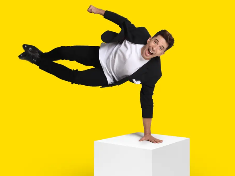 WelcometoLeeds's tweet card. Explore the vibrant Leeds comedy scene this July 2025, featuring top comics at Glee Club and Hyde Park Book Club.