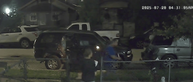 CBS4Indy's tweet card. INDIANAPOLIS — An act of kindness following an act of violence — all caught on camera. The community is now praising a man who jumped into action after hearing gunshots and cries for help. Early Su…
