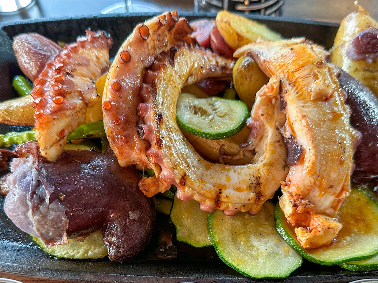 syracusedotcom's tweet card. An Instagram-worthy dinner worth putting your phone away for.